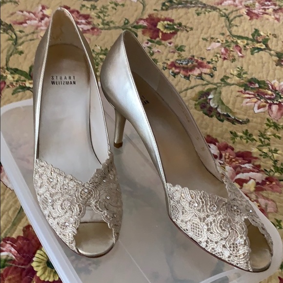 Shoes - Picture 1 of 7
